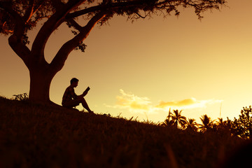 女人梦见桃子什么意思